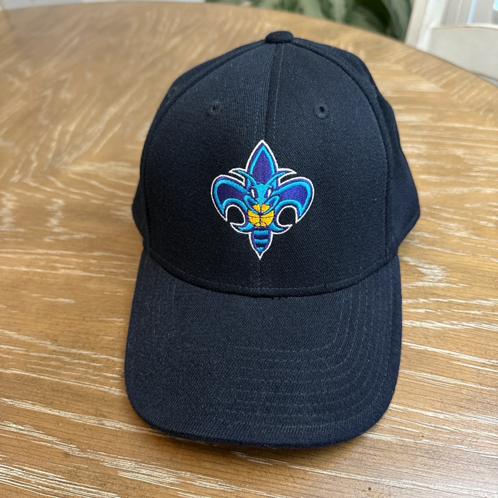 Vintage Adidas New Orleans Hornets Fleur de Bee Cap Hat